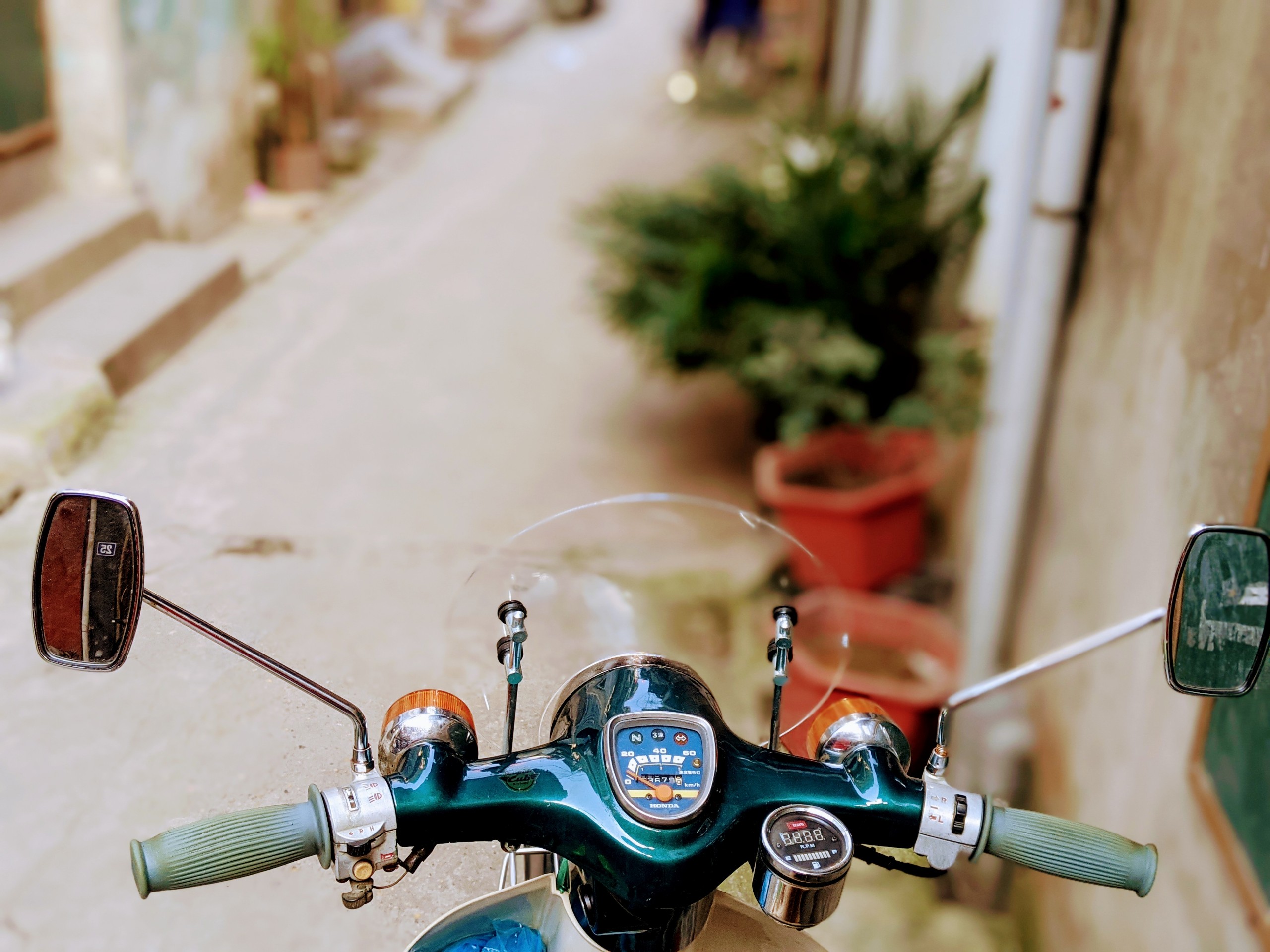 Kính chắn gió xe cub đèn tròn (Moony Fairing)
