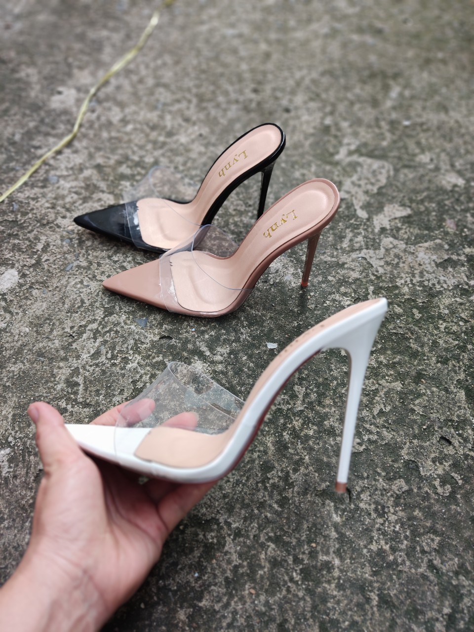 Sandal cao gót quai trong mũi nhọn