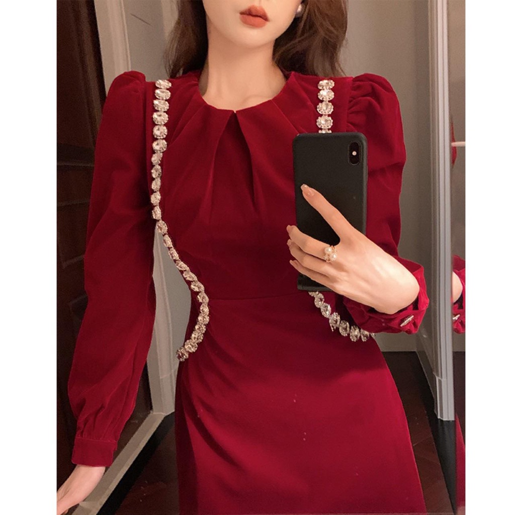 Đầm nhung đính đá cao cấp BEYOURSELF