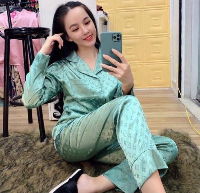 Bộ lụa gấm họa tiết kiểu thiết kế mới, bộ đồ sau sinh