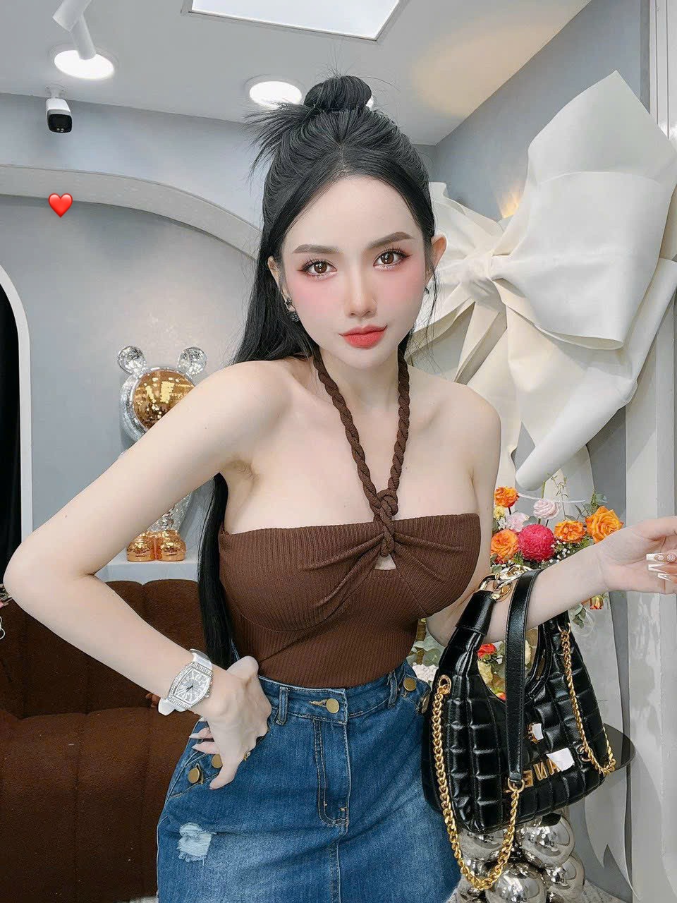 Áo ống yếm dây thừng xoắn đeo cổ cực hot hit , chất thun gân mềm mịn