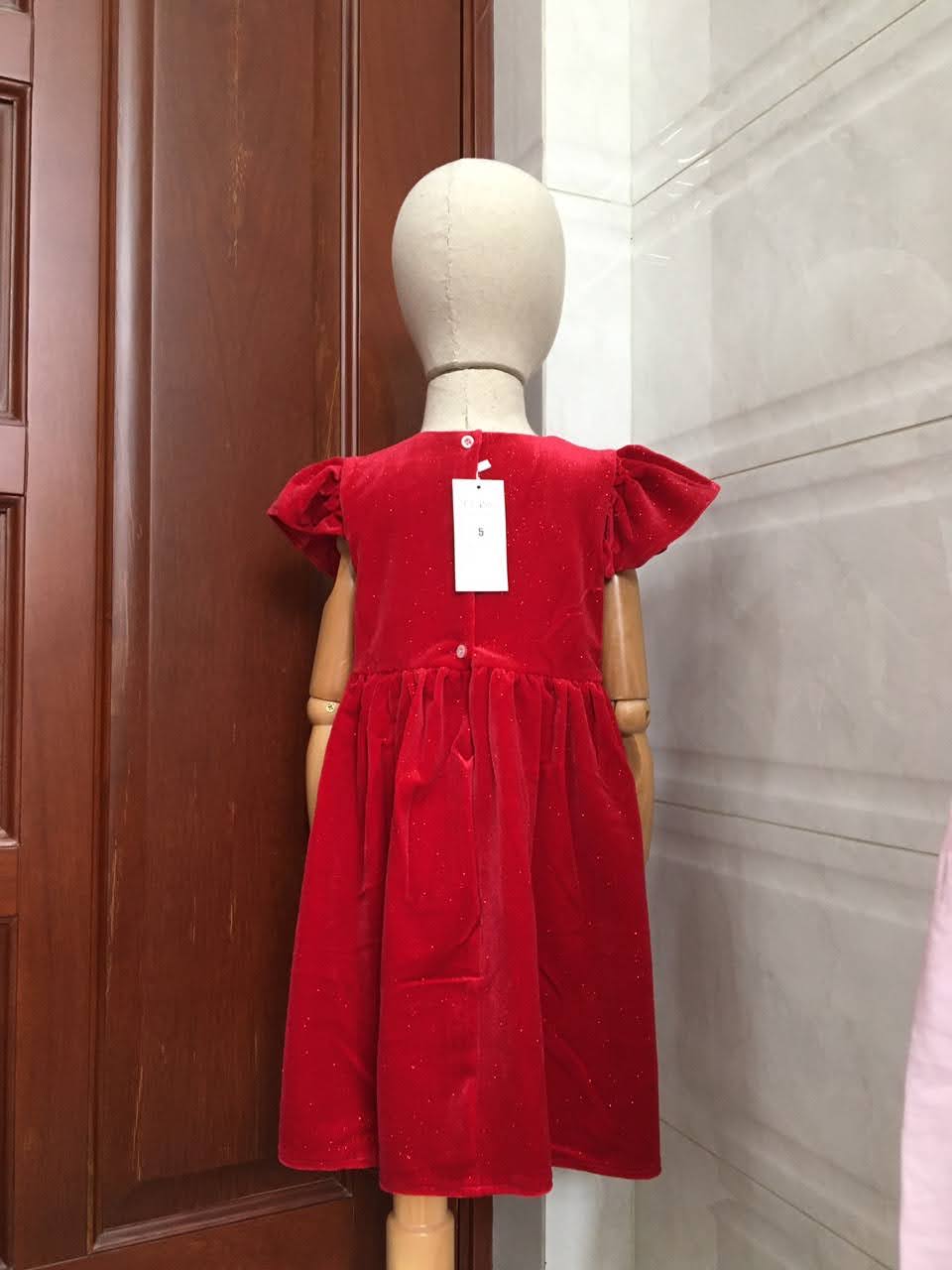 Váy nhung đỏ đính ngọc dành cho bé gái