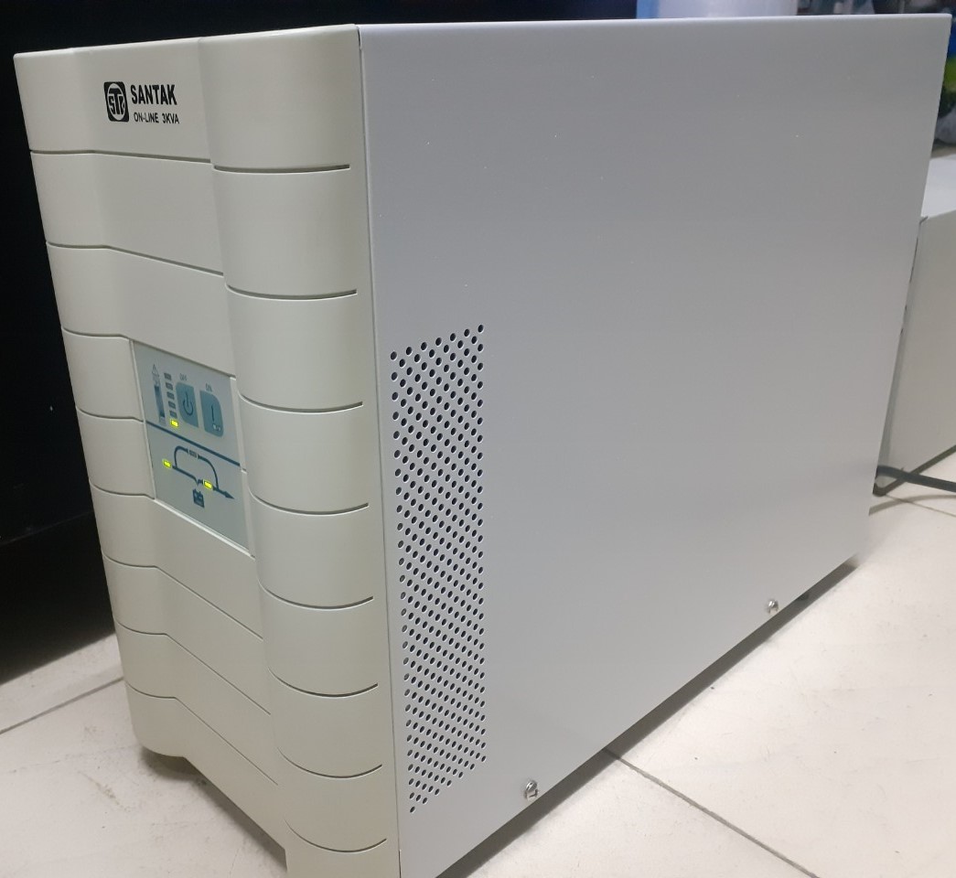 C3K - Bộ lưu điện (UPS) SANTAK Online 3000VA / 2100W (bao gồm ắc quy - BH: 12 tháng)