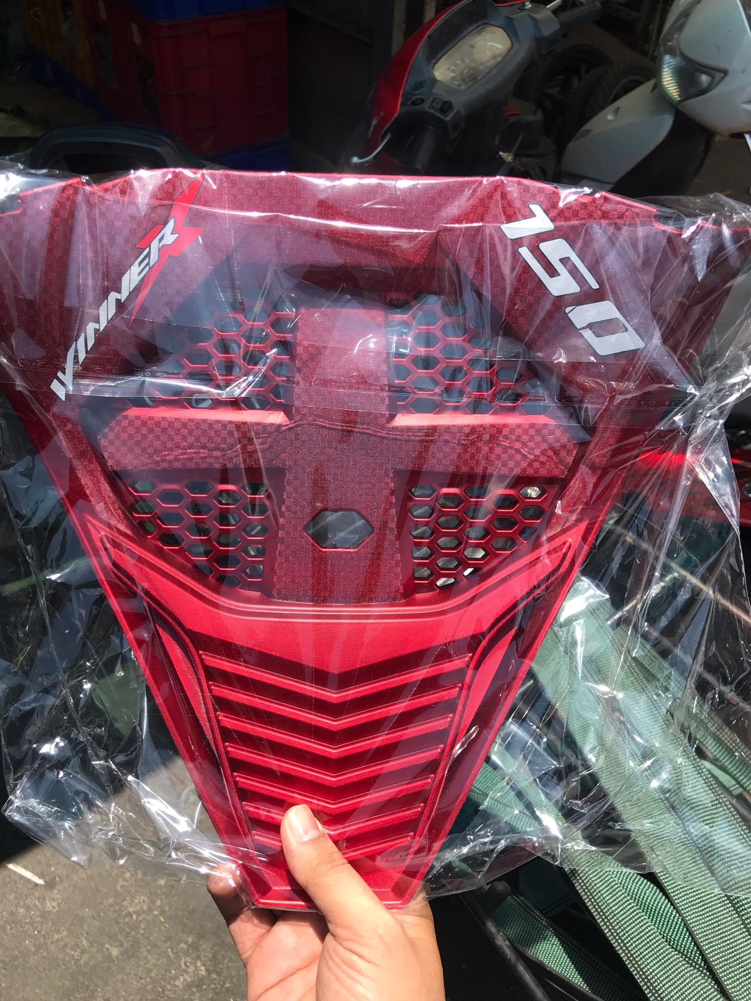 Chắn bùn trước winner x