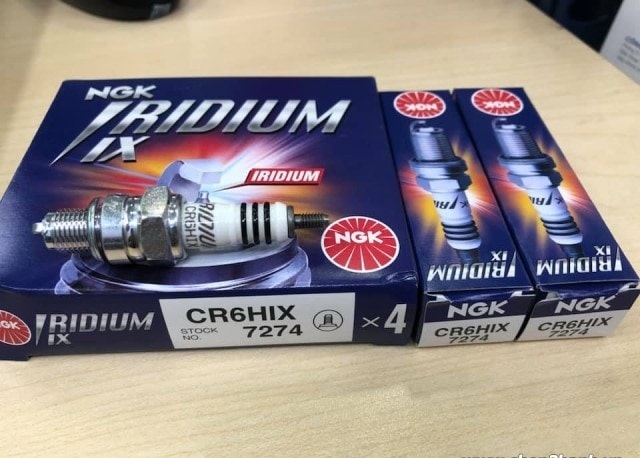 Bugi NGK Iridium CR6HIX chân ngắn dành cho Wave, Dream, Axelo... 020026
