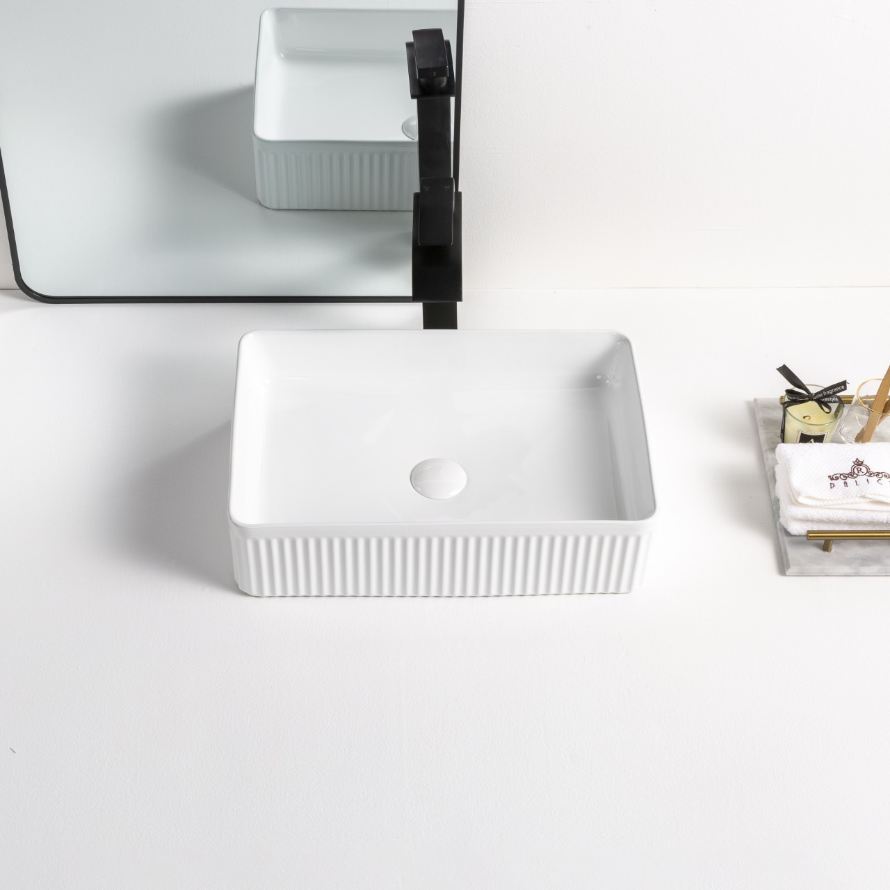 Lavabo Đặt Bàn Nghệ Thuật Màu Trắng Hình Vuông