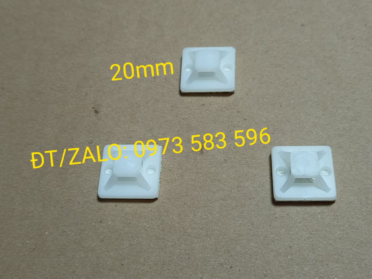 Đế dán rút dây cố định dây điện 20 x 20mm