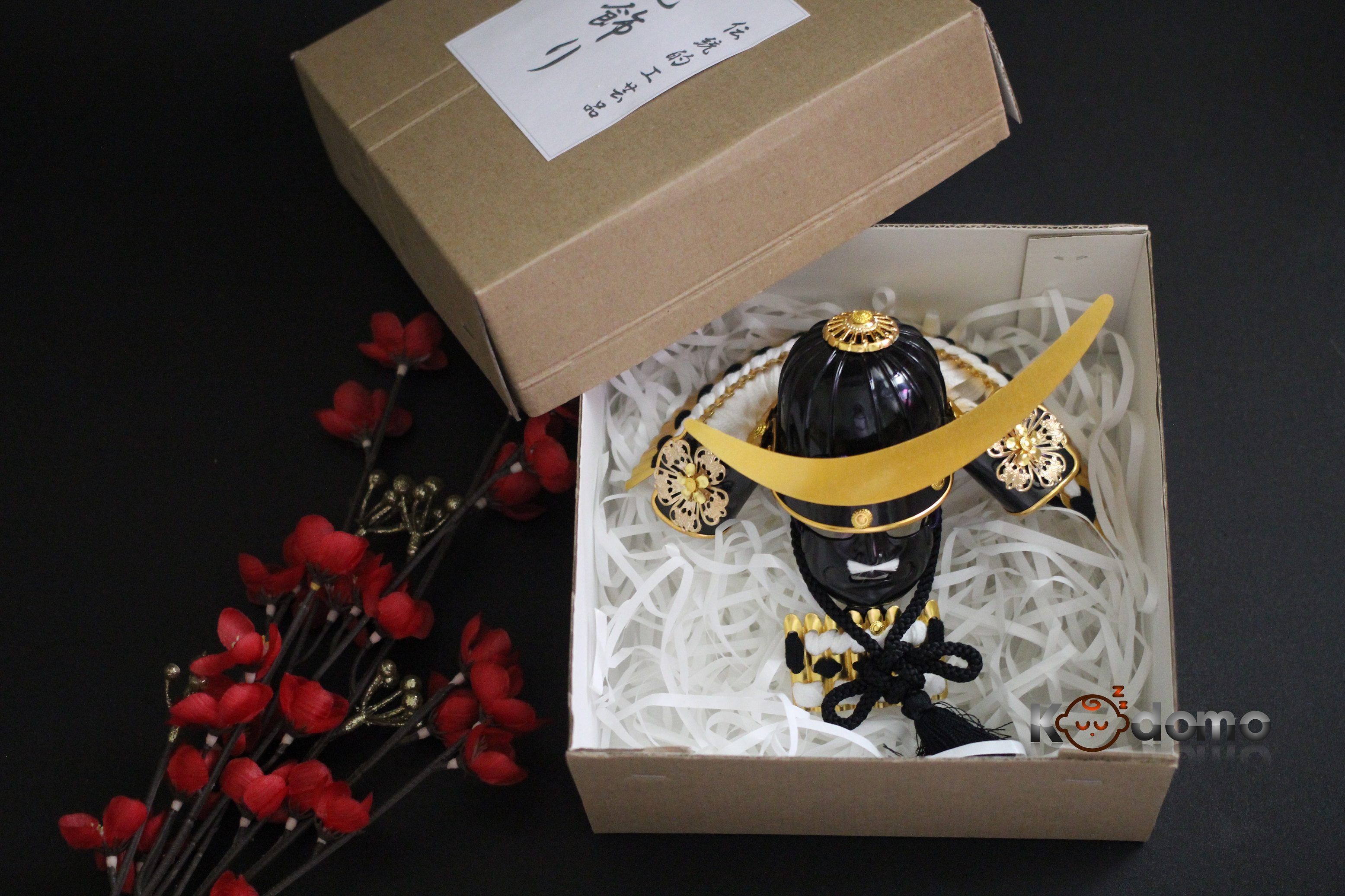 nón samurai trang trí chai nước trái cây , samurai bottle cap , samurai bottle cover , áo giáp samurai, búp bê samurai , 人形, 鎧, 兜