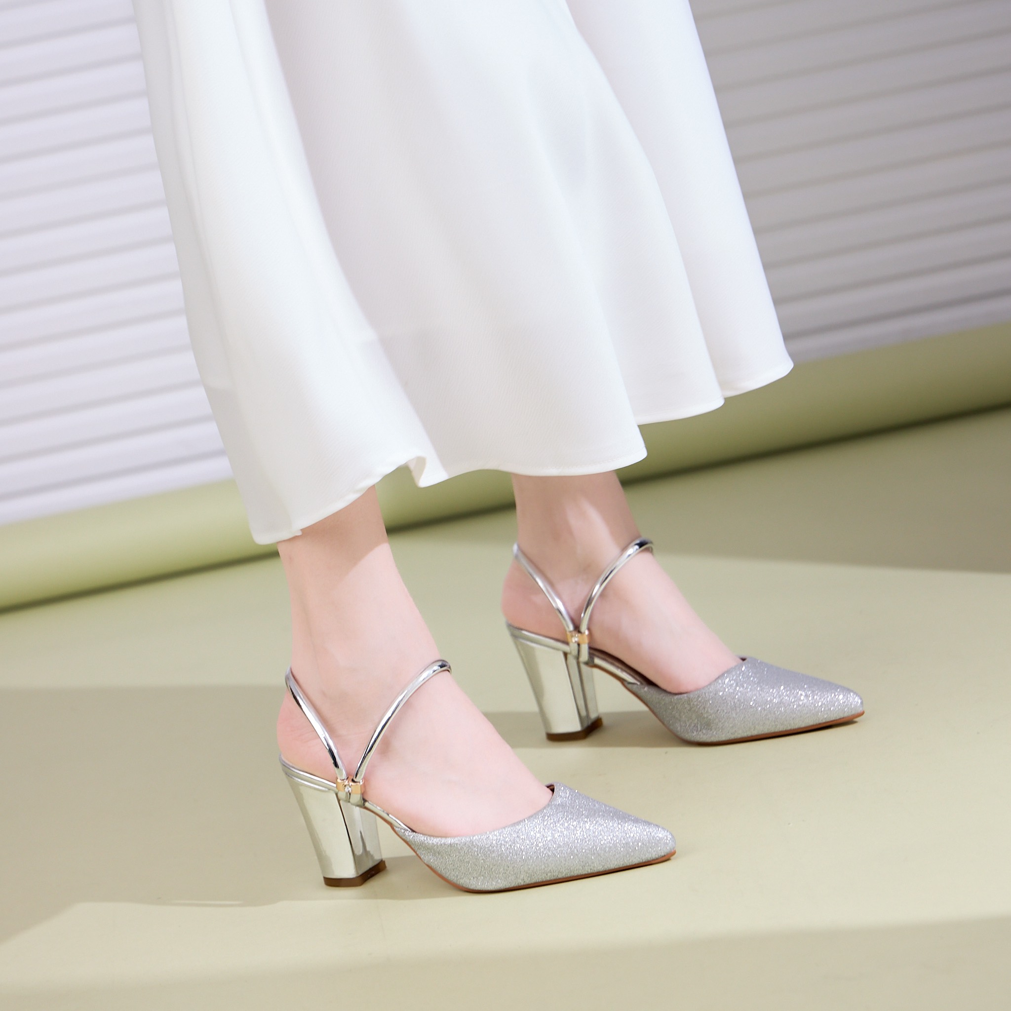 Giày MWC 3540 - Giày Cao Gót Đế Vuông 5cm, Cao Gót Mũi Nhọn, Cao Gót Quai Hậu Sang Trọng