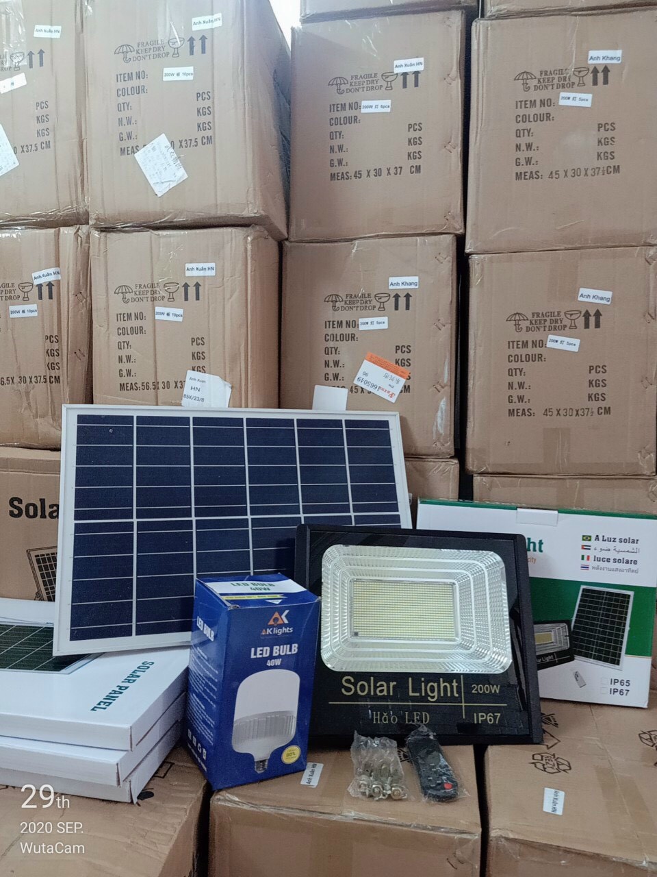 ĐÈN LED NĂNG LƯỢNG MẶT TRỜI SOLAR LIGHT 200W