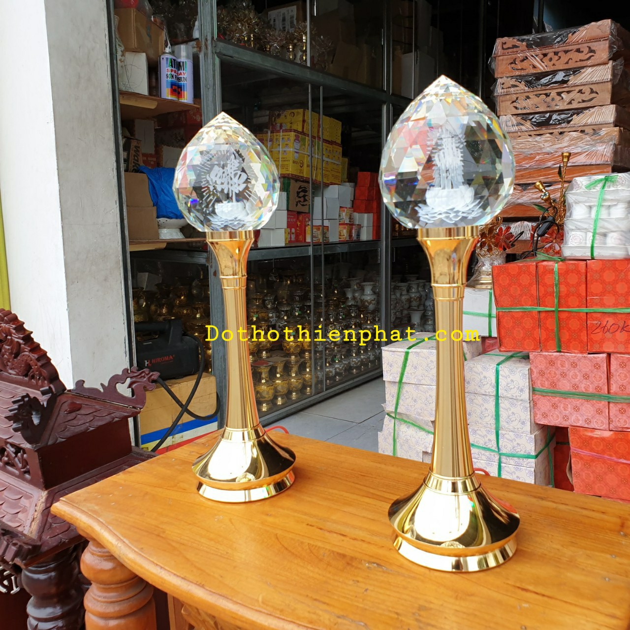 Cặp đèn thờ pha lê trái đào cao 41cm