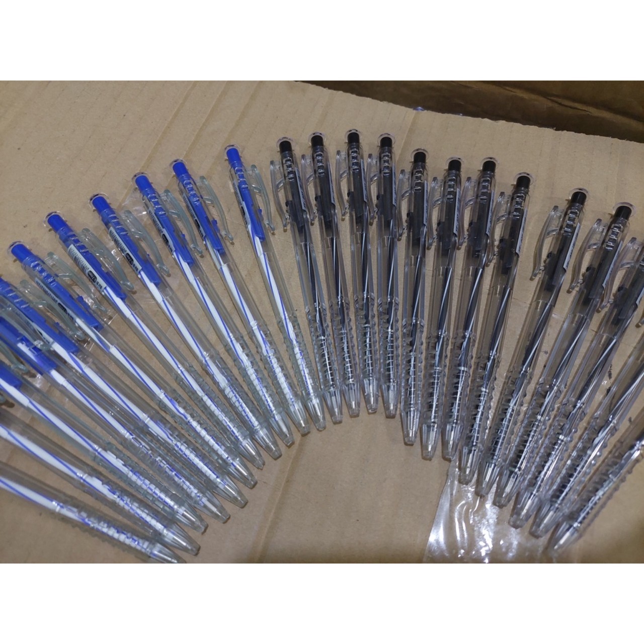 Combo 100 bút bi màu xanh ngòi 0.7mm