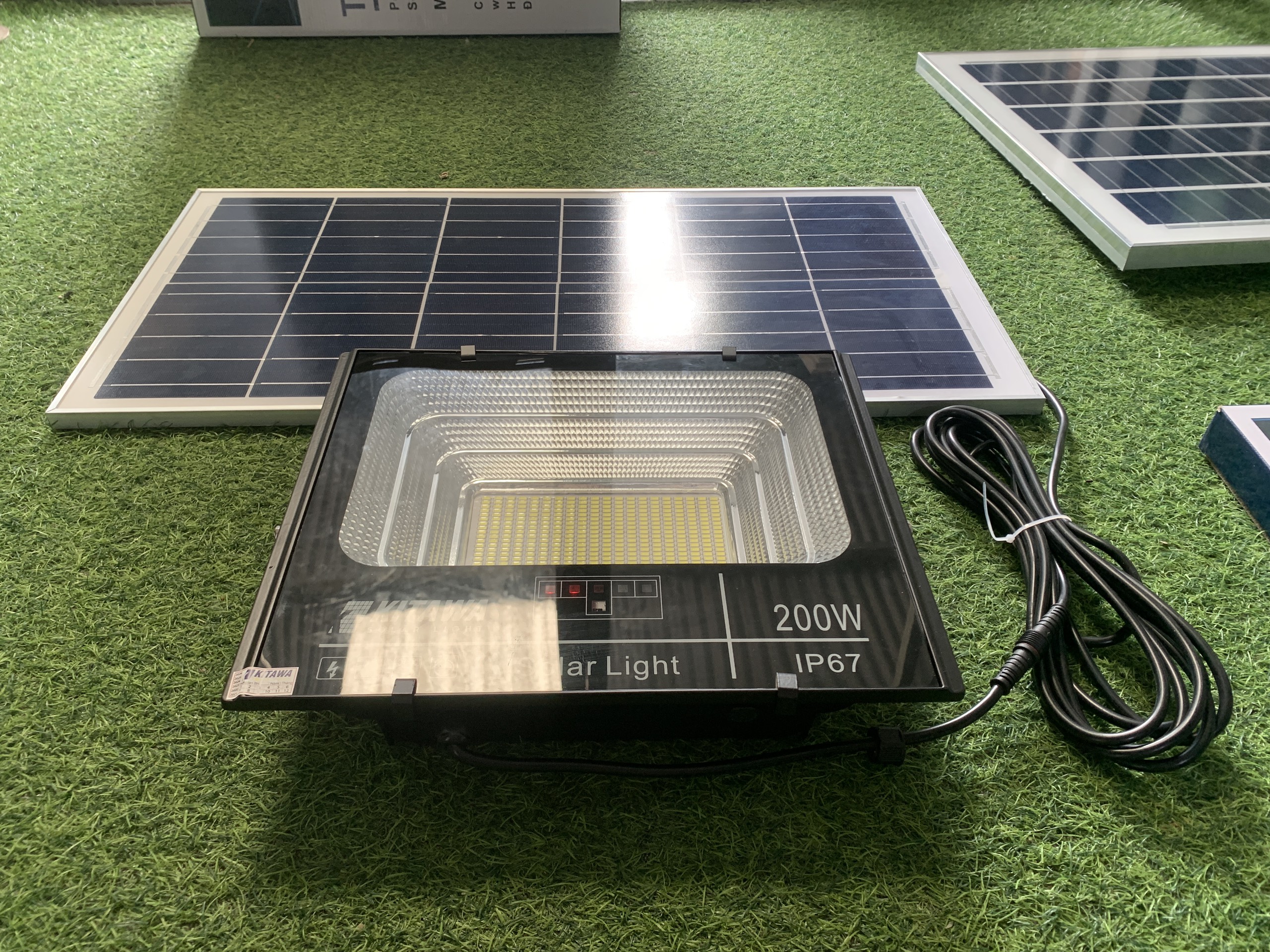 DP1200 Đèn Pha Năng Lượng Mặt Trời Kitawa 200W Ip67