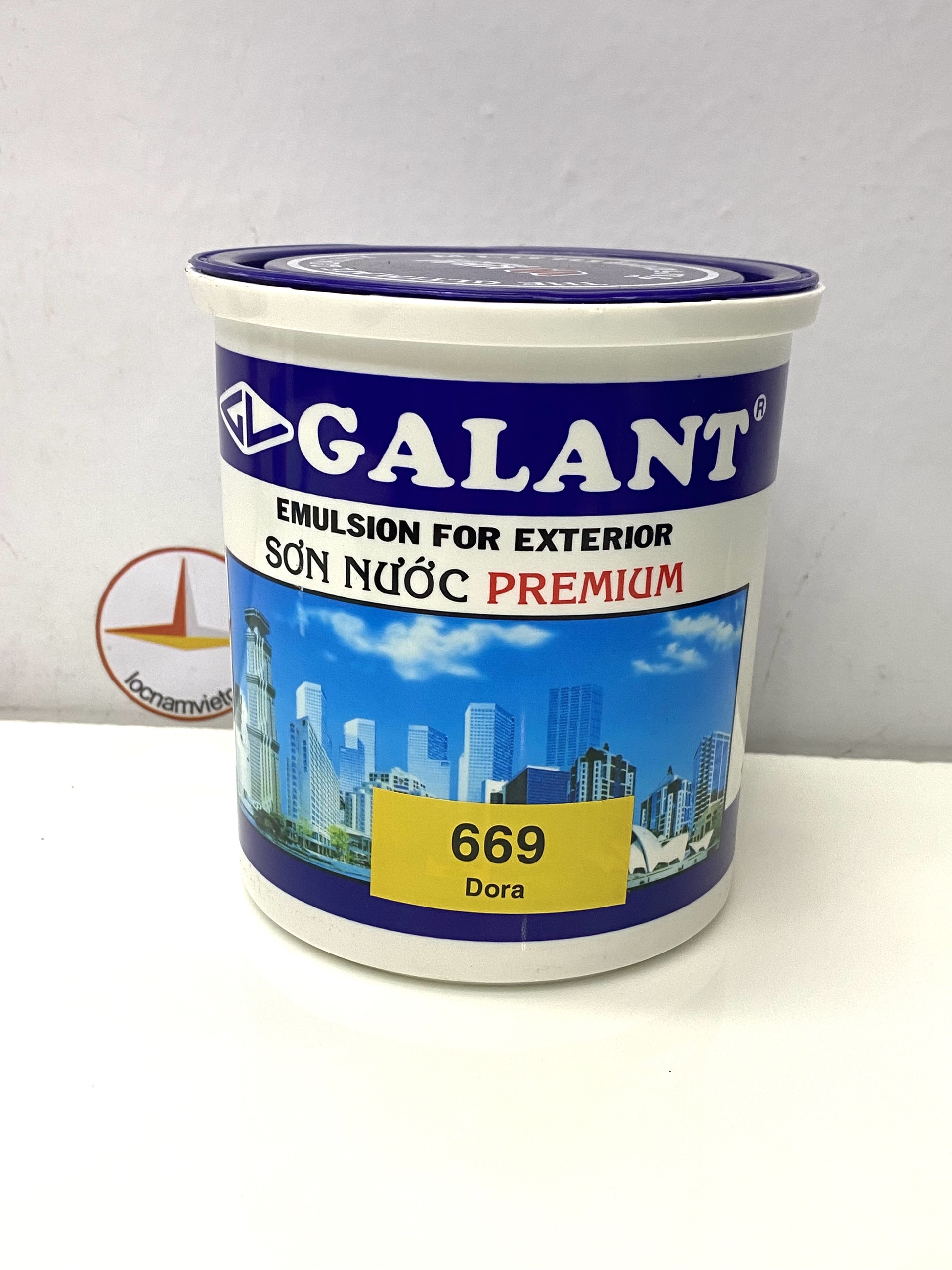 Sơn nước ngoại thất Galant màu vàng 669 800ML