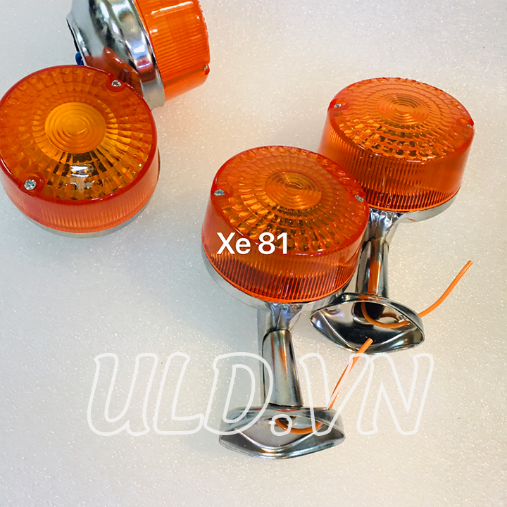 [HCM]ĐÈN XI NHAN TRƯỚC SAU XE 81