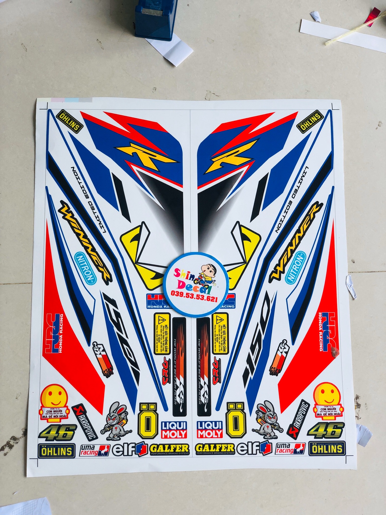Tem rời winner chữ R trắng xanh
