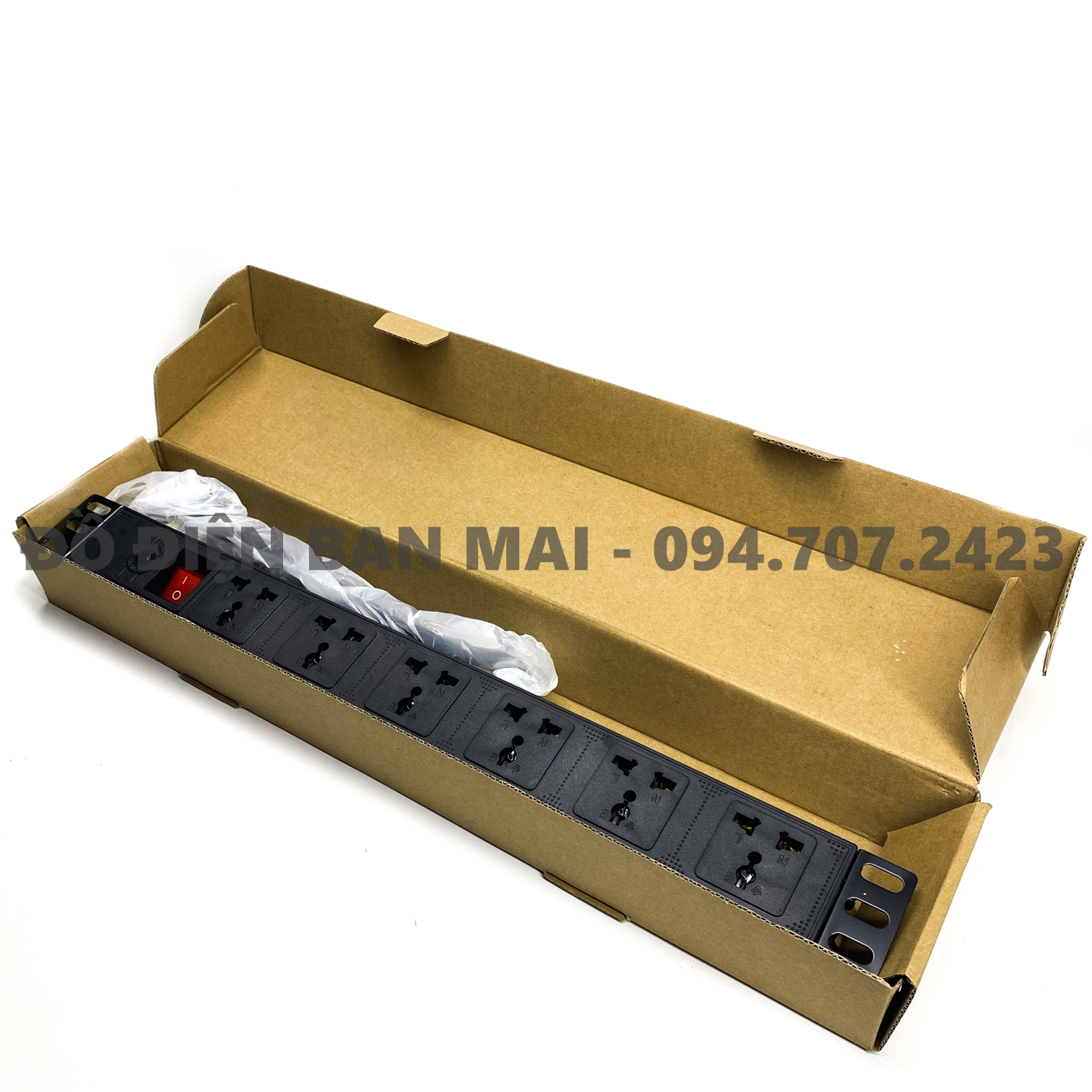 Ổ cắm bắt tủ rack 19 inch