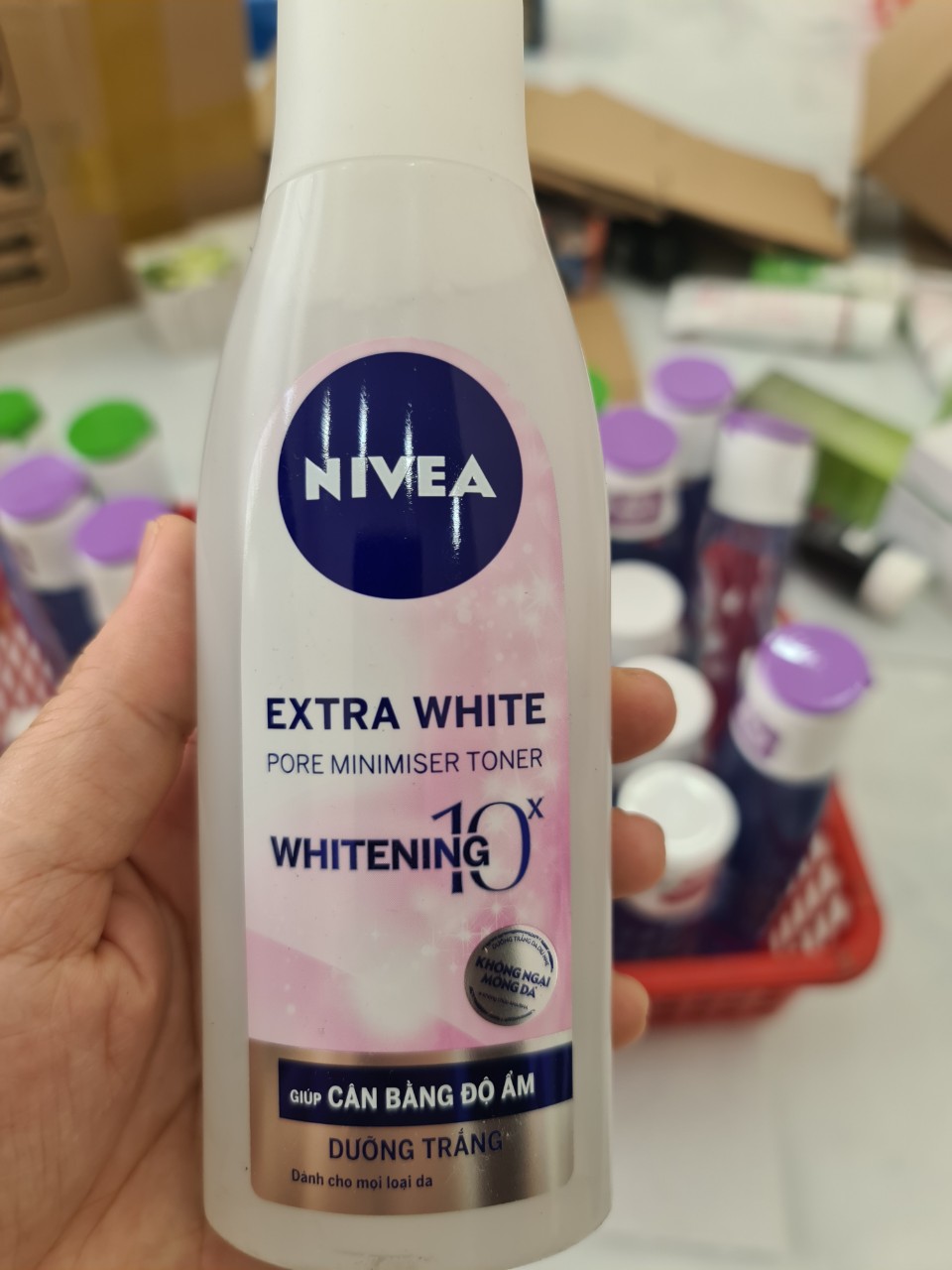 [HCM]Nước hoa hồng Nivea dưỡng trắng dagiúp se khít lỗ chân lông 200ml