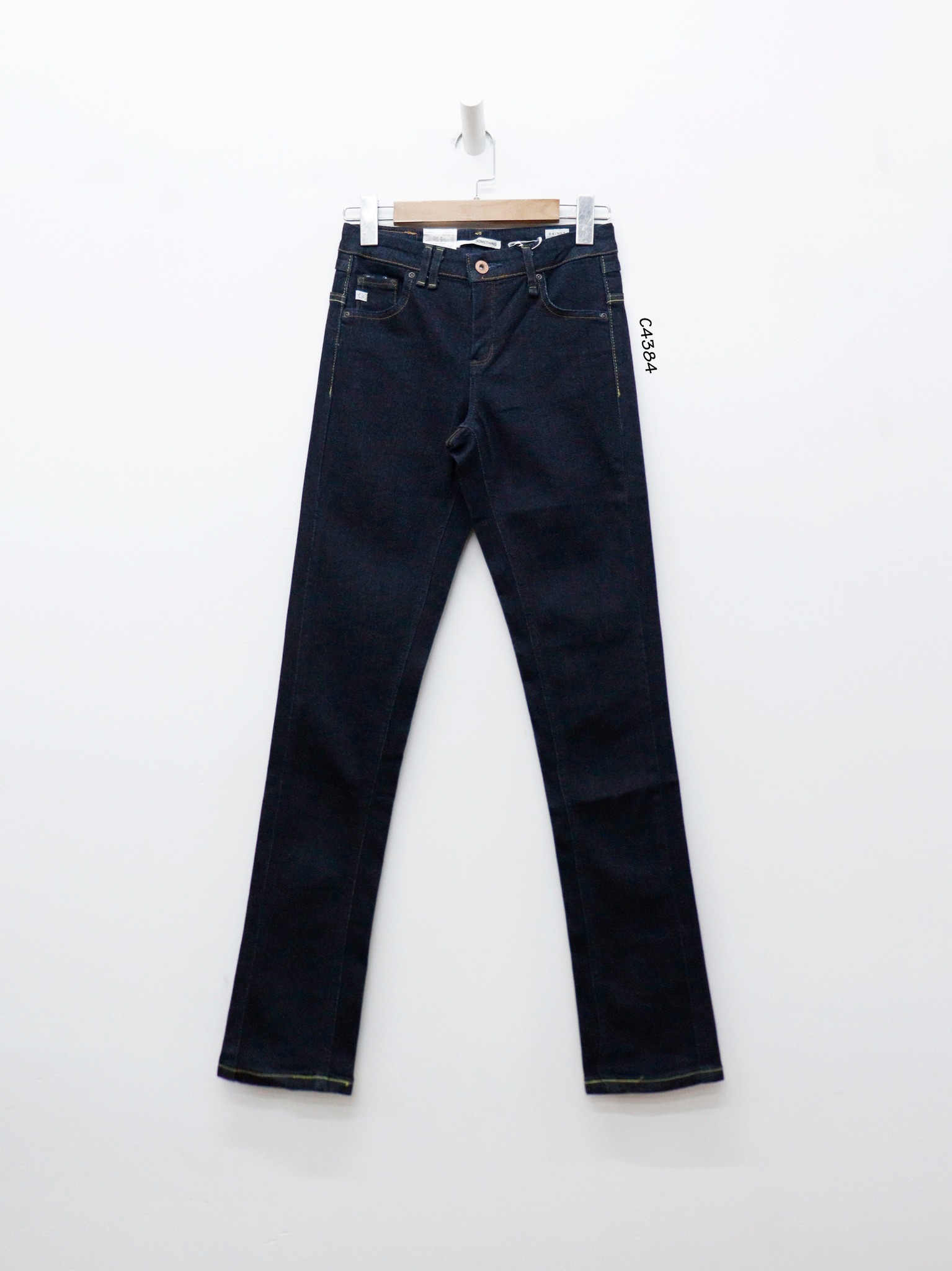 C4384 - Quần jean trơn