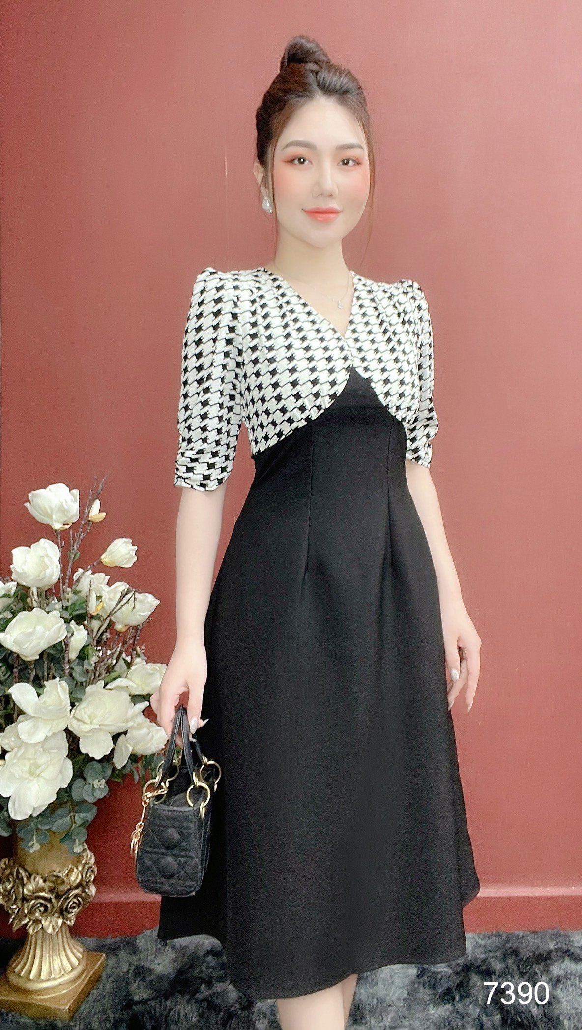 Đầm EMY EM7390 Xoè Đen Phối