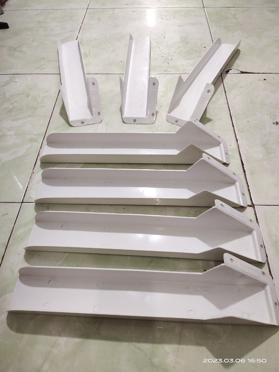 máng thu rác máy vắt sổ