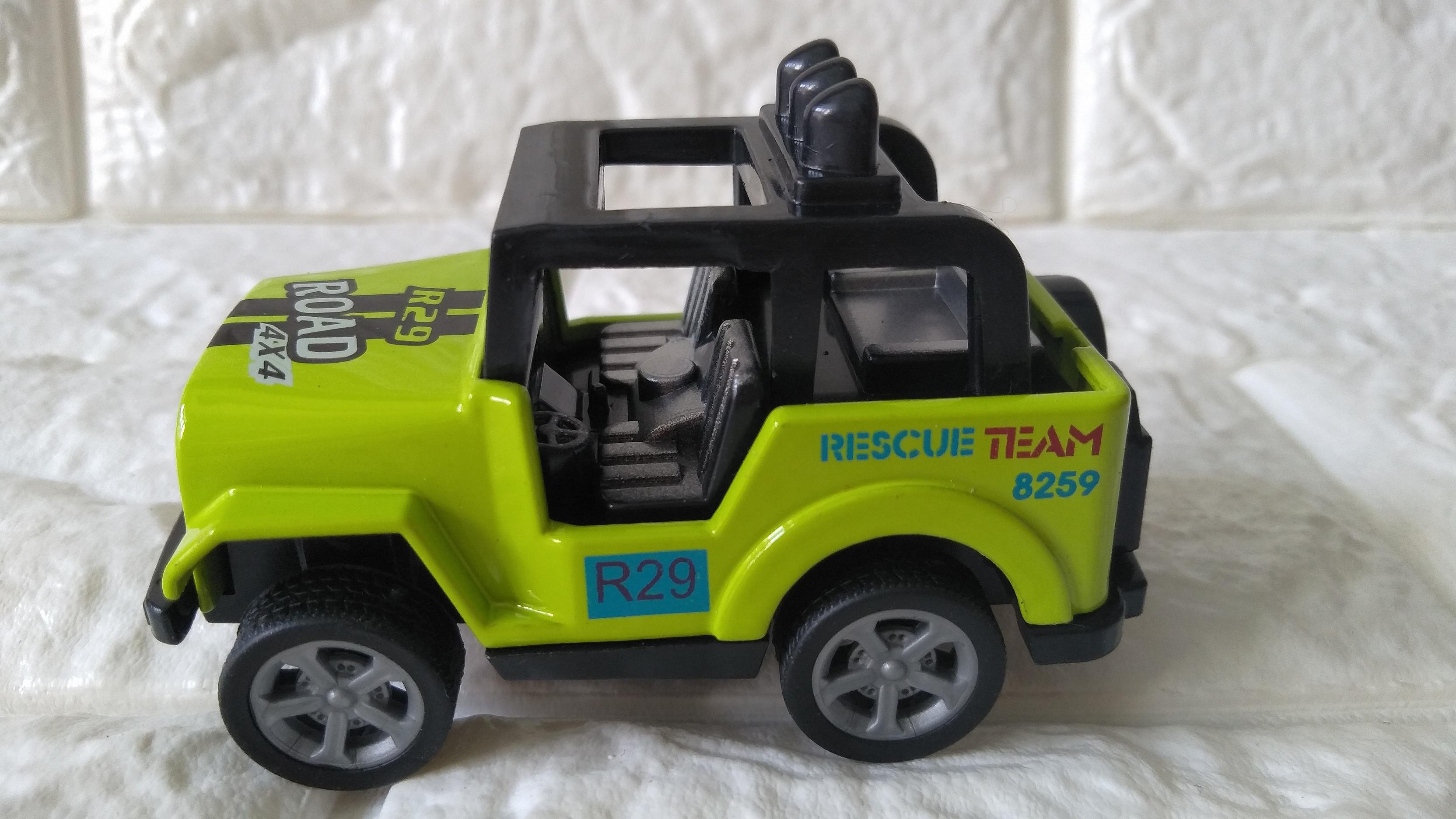 [HCM]ĐỒ CHƠI  XE JEEP BẰNG SẮT CHO BÉ 4 CHIẾC