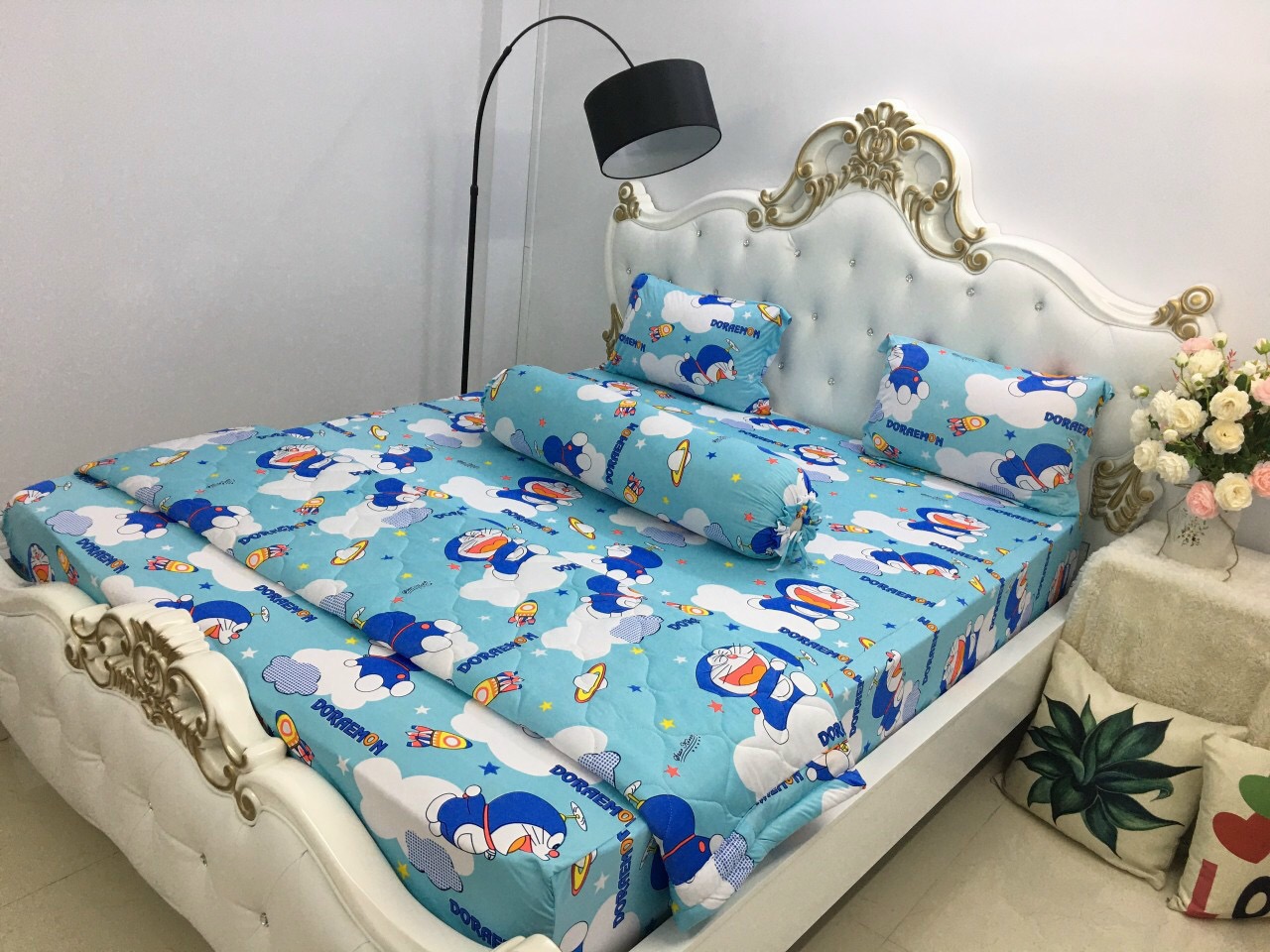 Bộ ga giường - drap thun Hàn Doraemon ( 1 ga nệm, 2 vỏ gối nằm, 1 vỏ gối ôm)