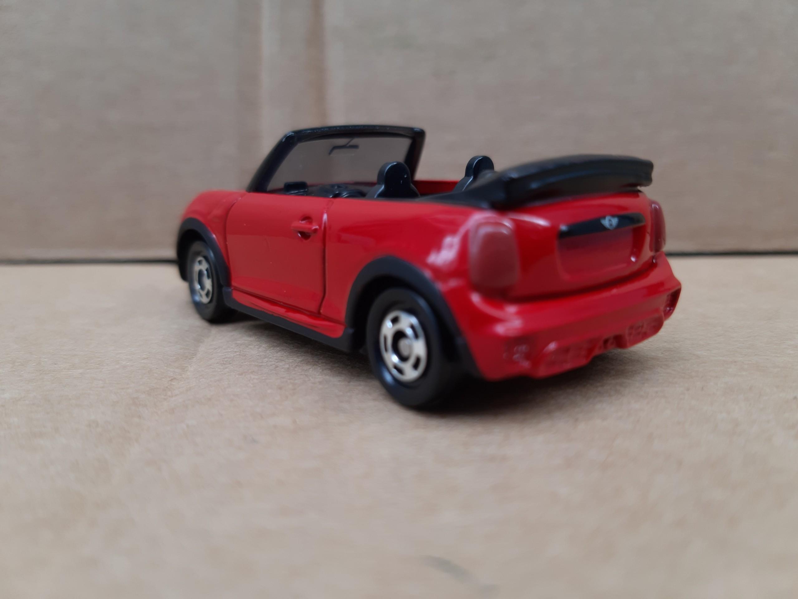Xe mô hình Tomica - Xe Mini Cooper mui trần màu đỏ