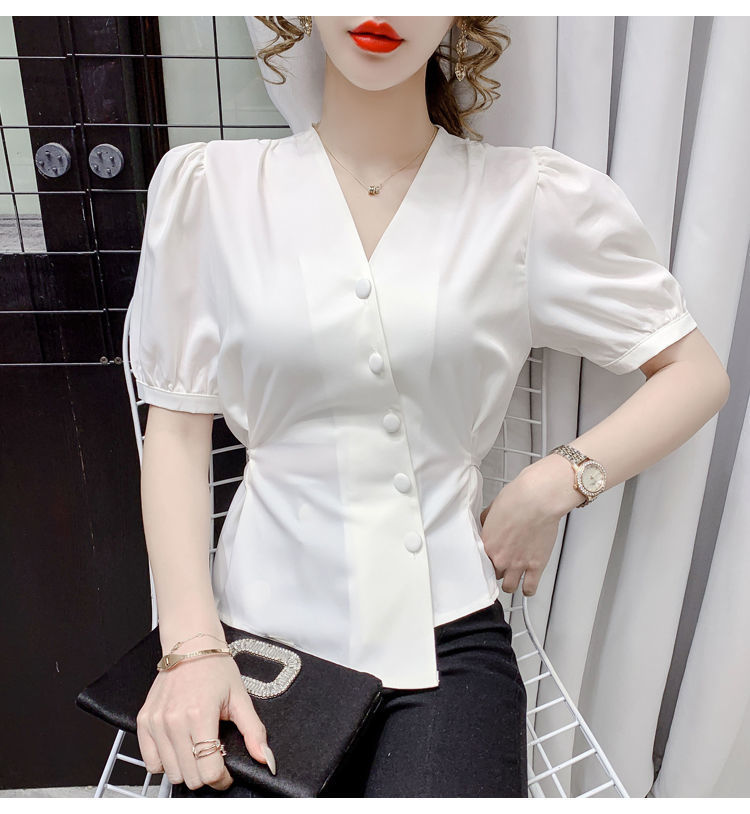 Áo tay phồng thắt nơ