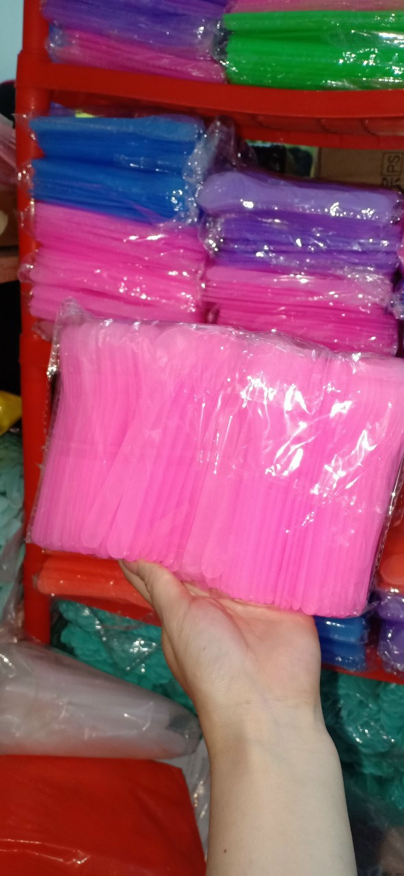 Combo 100 muỗng múc kem [màu hồng trong]
