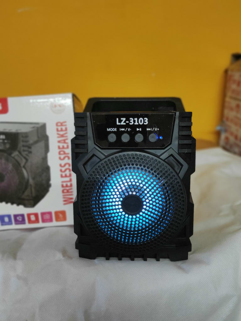 LOẠI TỐT-Loa Bluetooth Không Dây LZ-3103, Loa Nghe Nhạc Cầm Tay Di Động Nhỏ Gọn, Âm Thanh Chất Lượng Bass Trầm Ấm Kết Nối Usb,Thẻ Nhớ