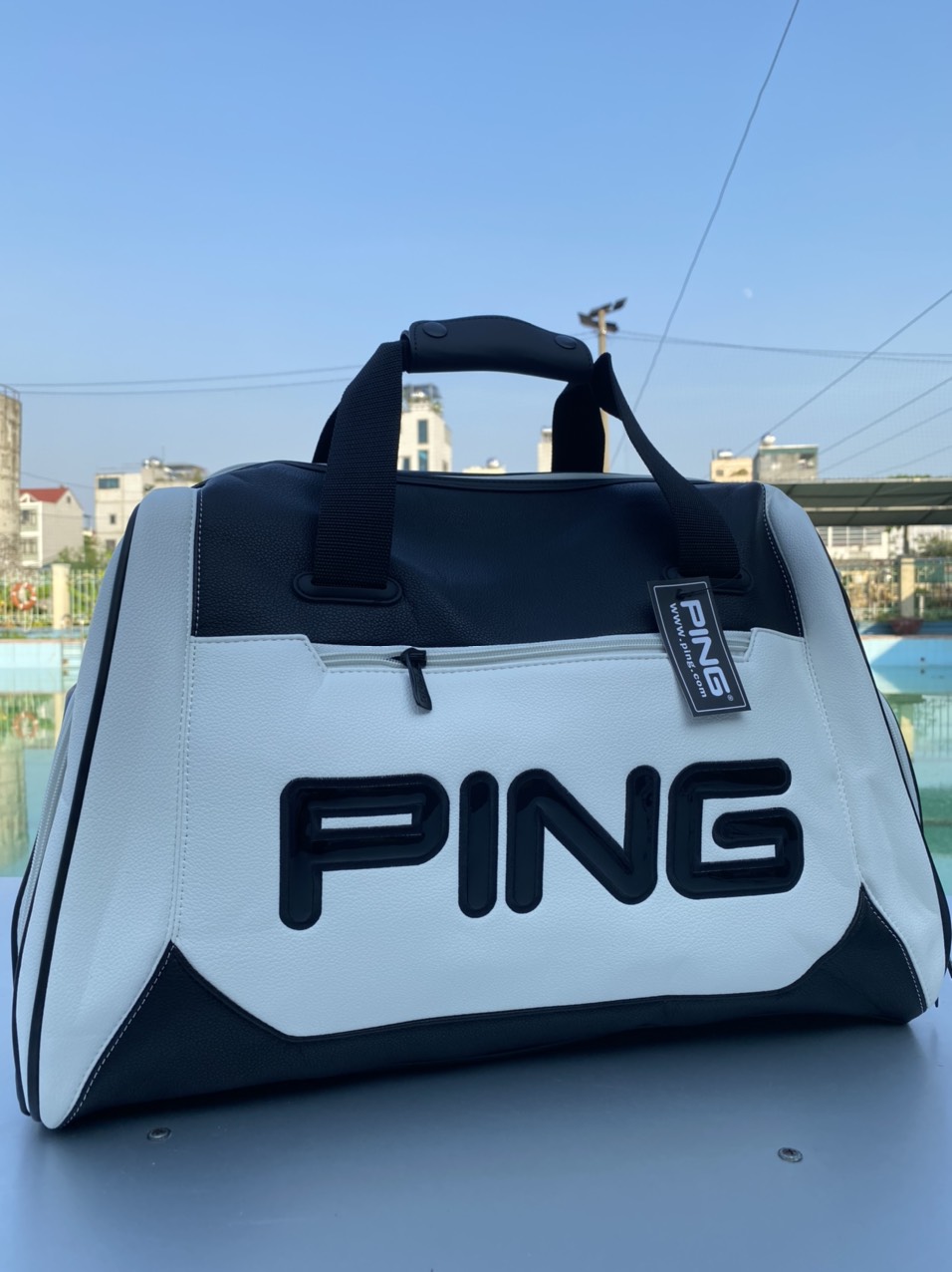 Túi Đựng Quấn Áo Golf Nam Nữ PING Chất Liệu Da Bò Hạt Sần Cao Cấp Kháng NướcTốt, Dễ Vệ Sinh, Có Ngăn Để Giày. túi gôn