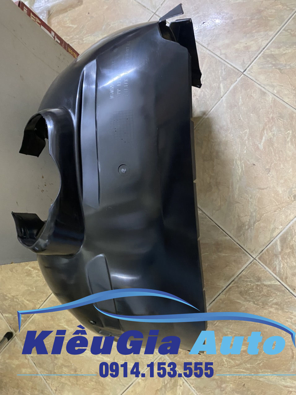 Chắn bùn lòng dè trước ford focus