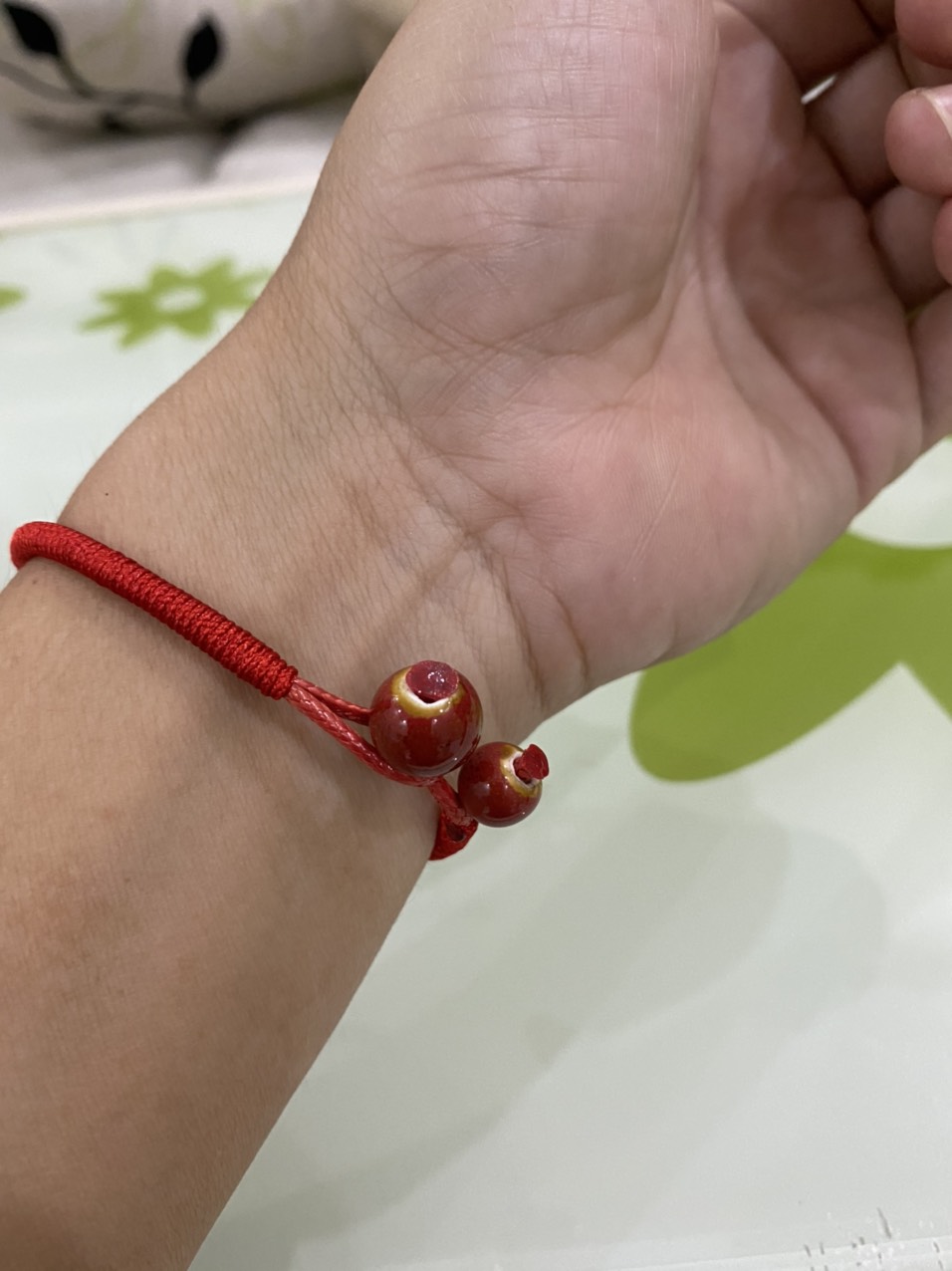 Vòng Tay Chỉ Đỏ  Phối Gốm đem lại May Mắn - Bình An