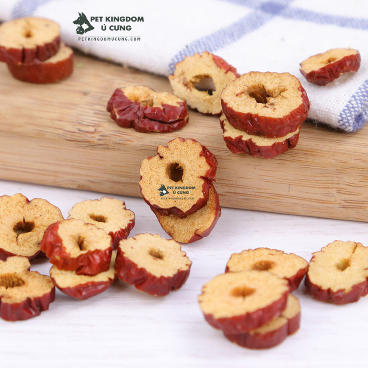 Thức ăn hamster táo đỏ sấy lọ 40gr