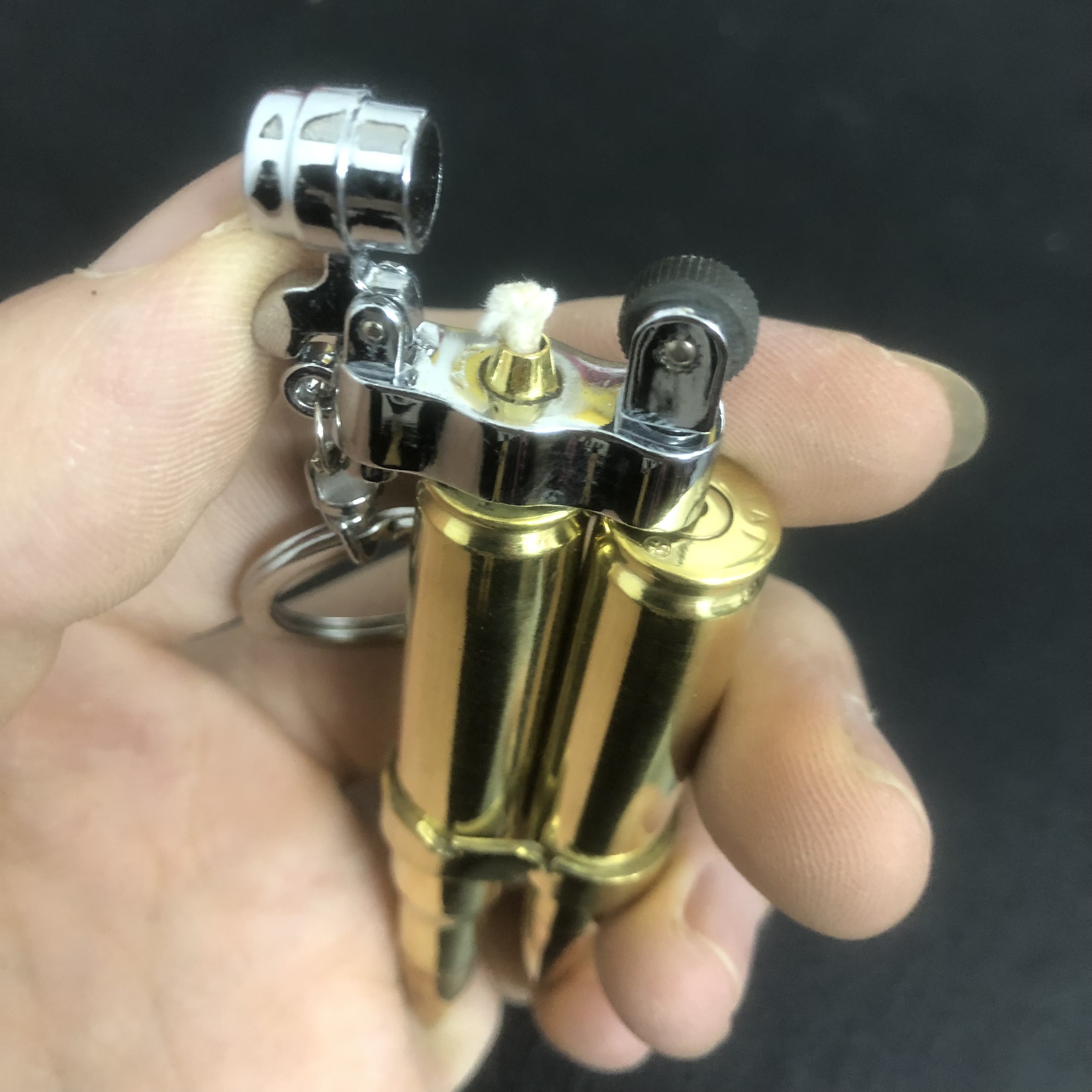 Bật lưa, hộp quẹt đôi làm từ vỏ đan, sử dụng như Zippo