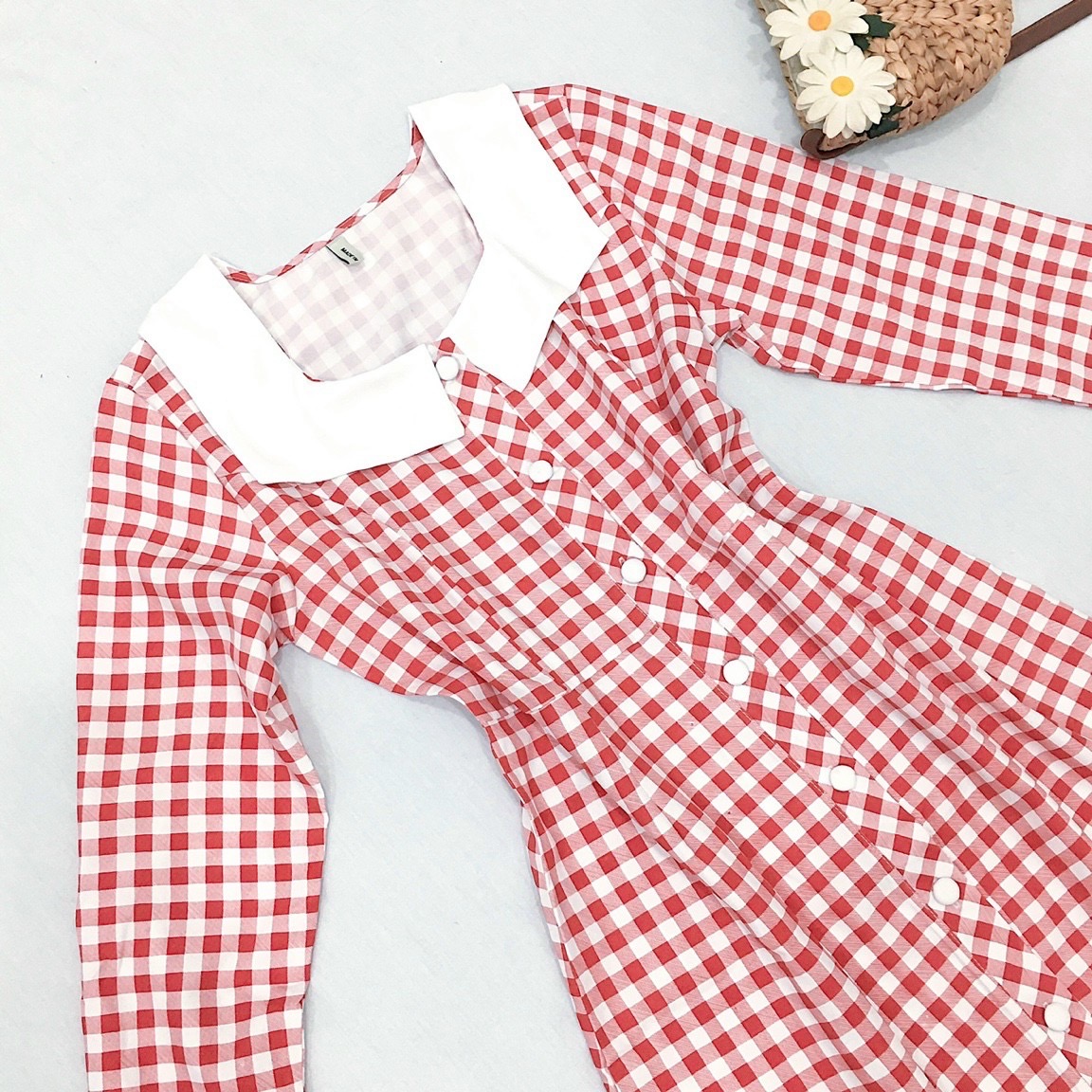 Đầm caro đỏ phối trắng