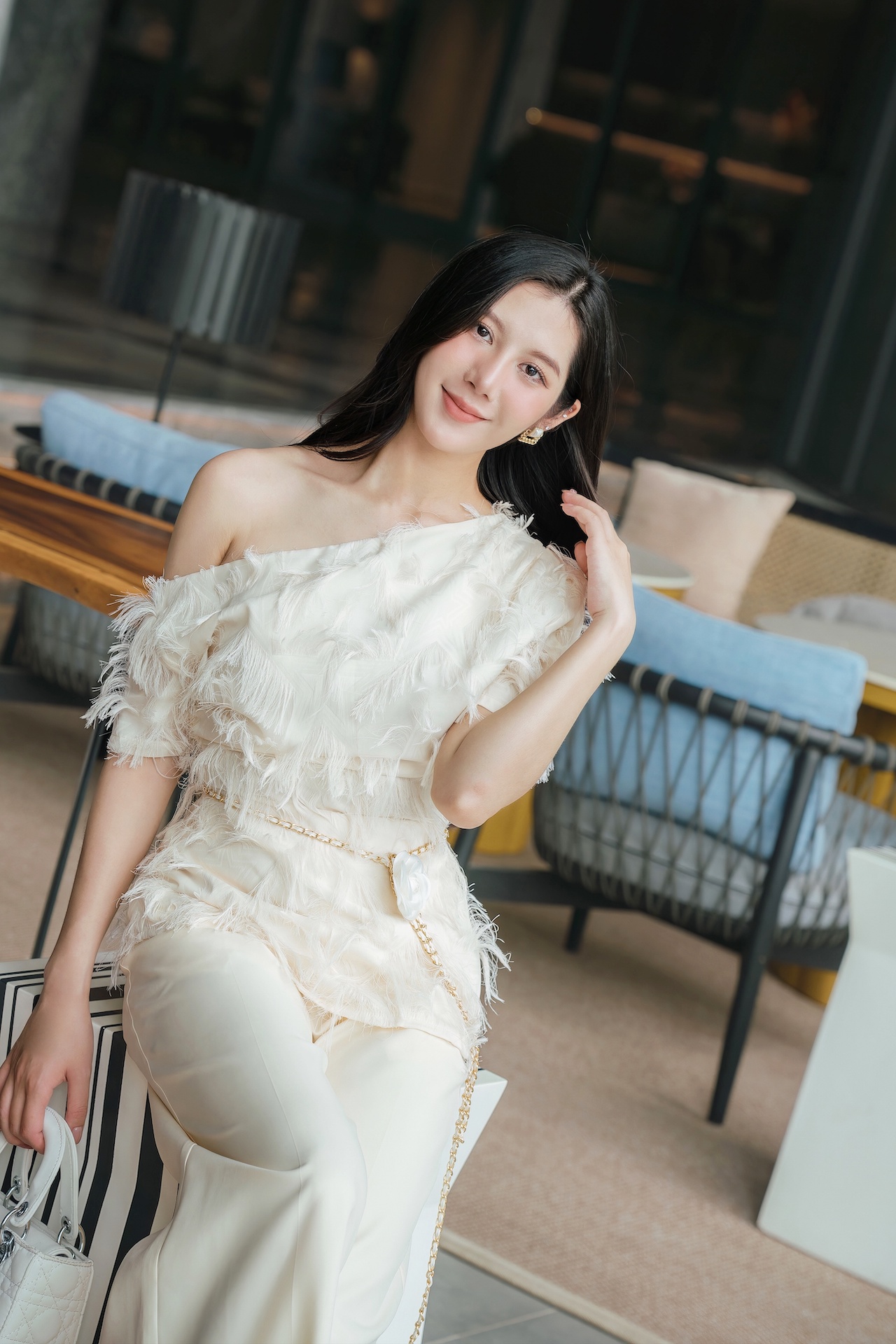 Áo Lệch Vai Lông Vũ - EDINI - A1553