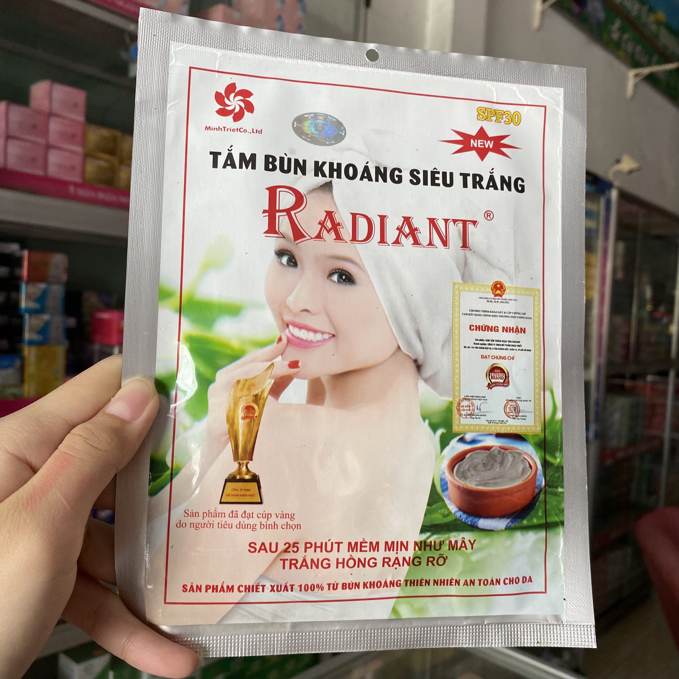 Tắm trắng radiant (kem tắm cát trắng ngọc trai & tắm bùn khoáng siêu trắng)