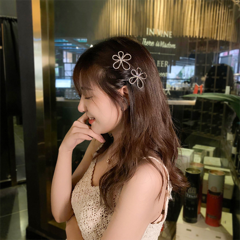Kẹp Tóc Hoa 5 Cánh Đính Đá Lấp Lánh -  New Thoi Trang