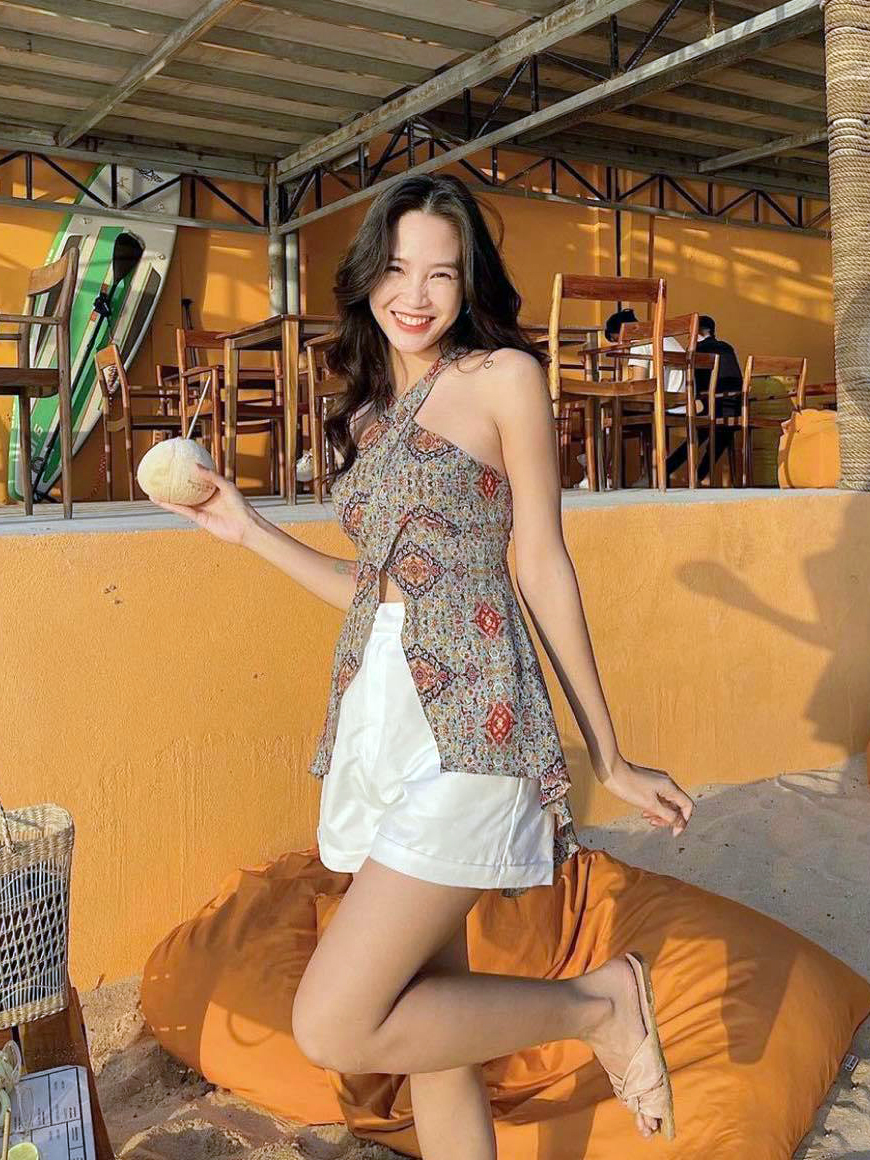 Áo thổ cẩm cổ yếm lệch tà đi biển - Tanastore