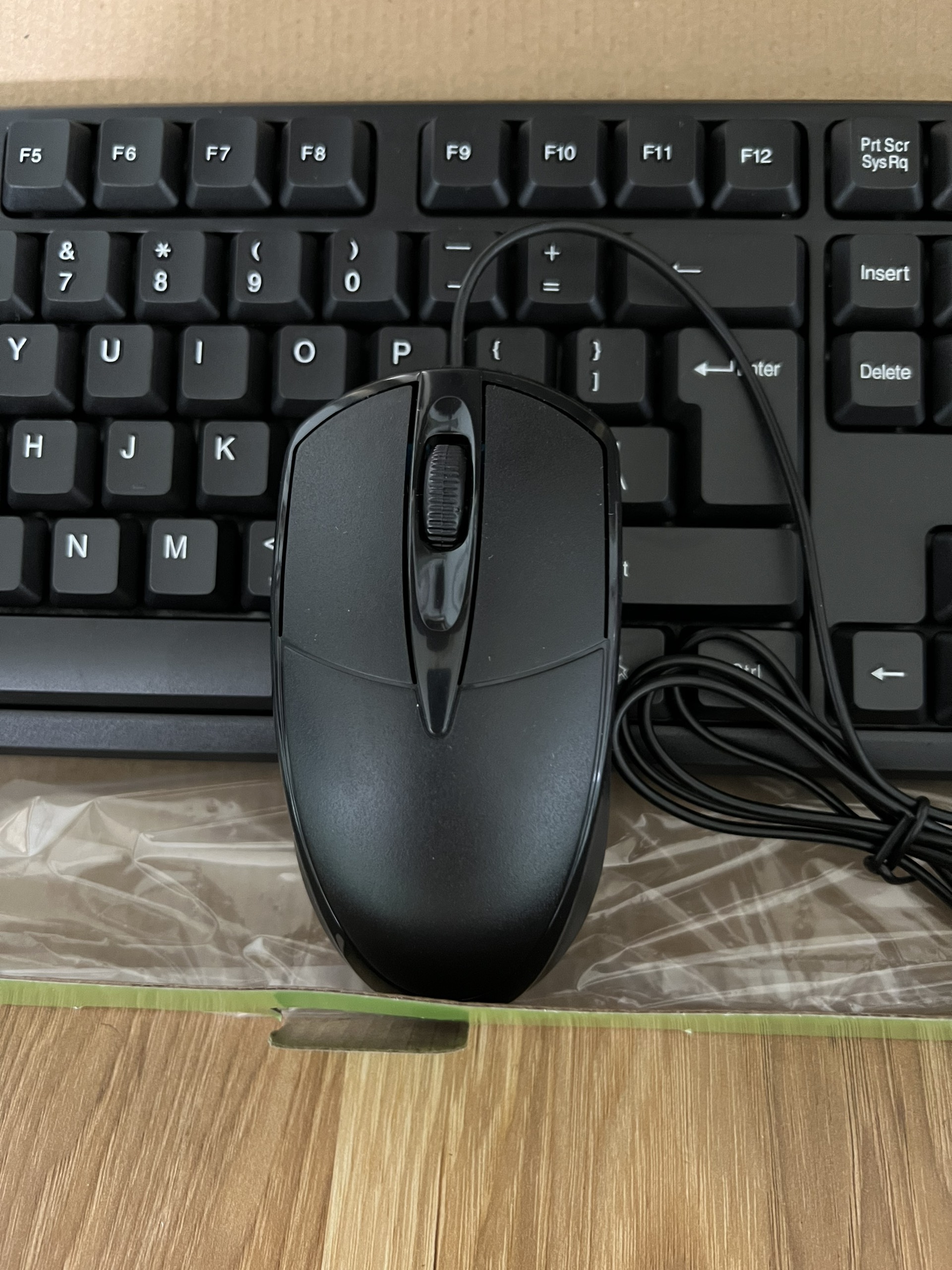 Combo Phím Chuột USB Zuntuo ZT-600 + lót logitech