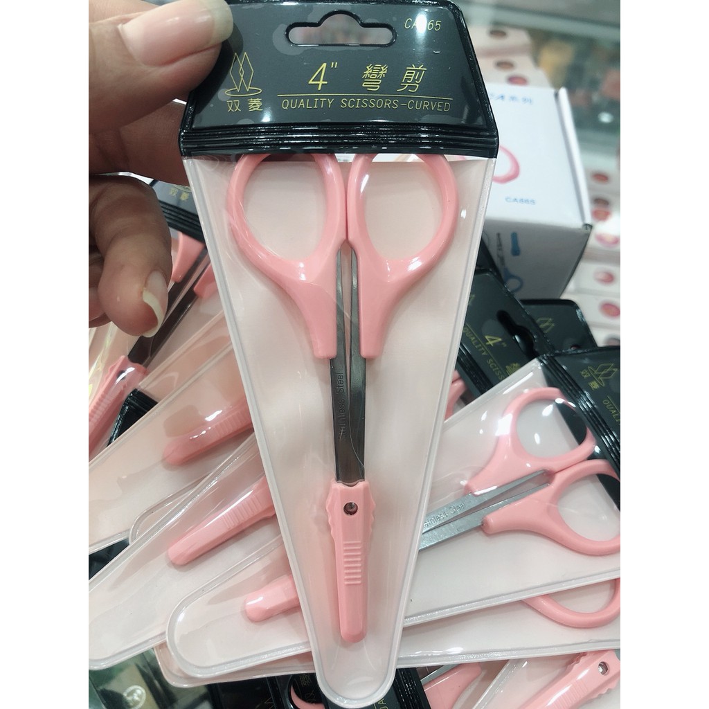 Kéo cắt lông mi màu hồng đáng yêu
