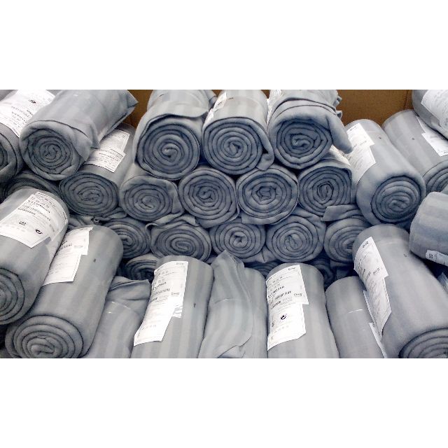 Chăn kẻ ikea siêu nhẹ , chăn đắp văn phòng
