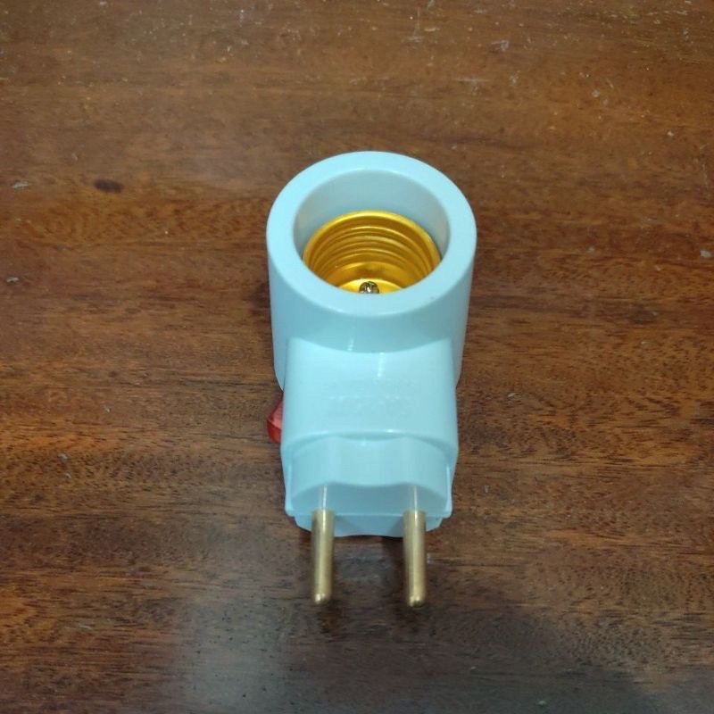 Đui đèn liền phích cắm có công tắc cao cấp SOPOKA