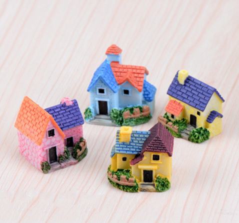 Phụ kiện trang trí tiểu cảnh: Mẫu nhà màu