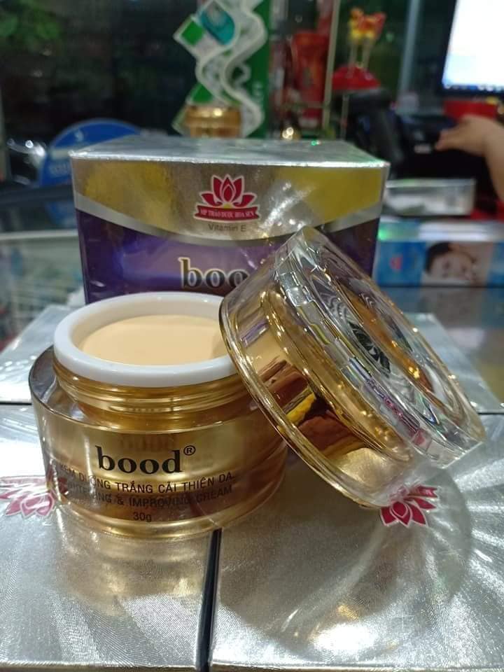 KEM BOOD DƯỠNG TRẮNG VÀ CẢI THIỆN DA 15G
