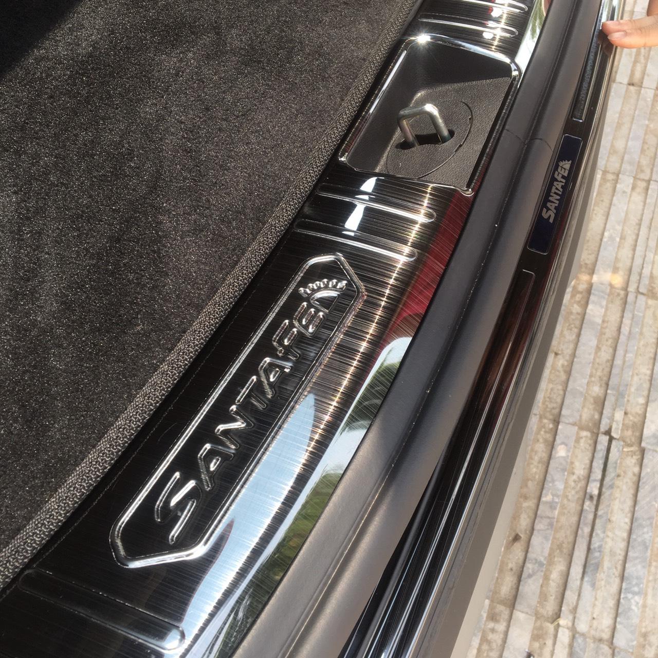 ỐP CHỐNG TRẦY CỐP TRONG TITAN THEO XE HYUNDAI SANTAFE 2019 2020 2021 2022