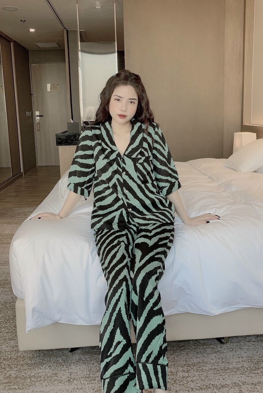 Bộ pijama tay lỡ lụa Mango cao cấp (size 40-60kg)