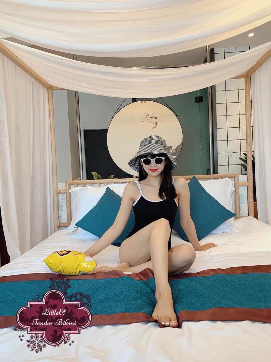 [Kèm feedback của khách] Bikini đen 1 mảnh phối viền trắng tinh tế